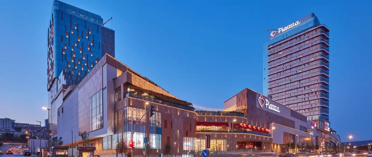 Maltepe Piazza AVM, ofis ve konut projesinde ArtPlus Energy tarafından uygulanan HVAC ve mekanik tesisat çözümleri.